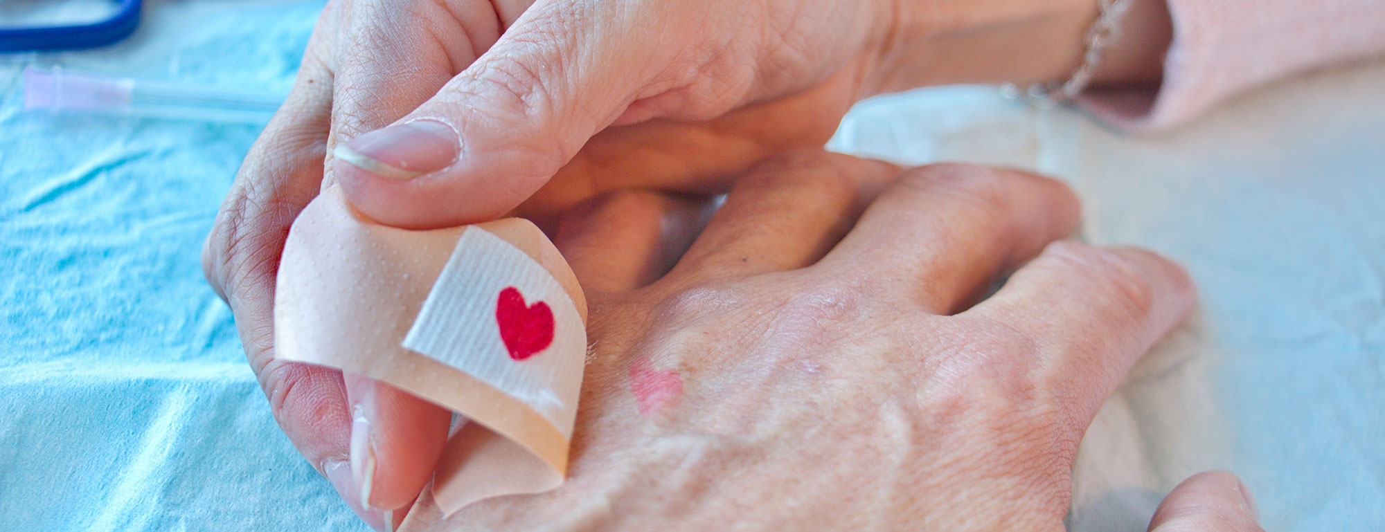 Spitex Prix Santé im Kanton Zürich bietet Pflege, Betreuung und Unterstützung für pflegebedürftige Personen Zuhause, 24 Stunden am Tag und 365 Tage im Jahr Spitex Prix Santé im Kanton Zürich bietet Pflege, Betreuung und Unterstützung für pflegebedürftige Personen Zuhause, 24 Stunden am Tag und 365 Tage im Jahr